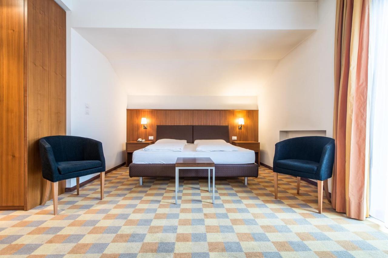 Hotel Tubris 坎波图雷斯 外观 照片