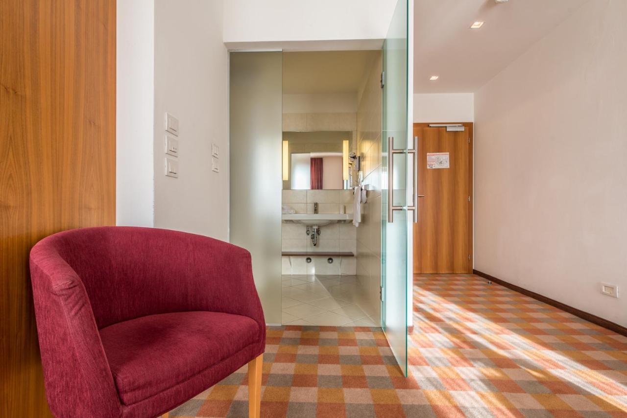 Hotel Tubris 坎波图雷斯 外观 照片
