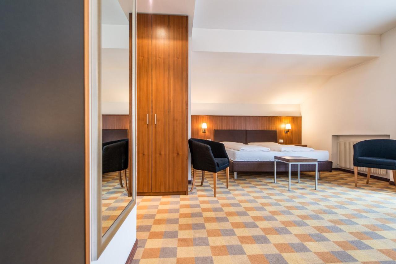 Hotel Tubris 坎波图雷斯 外观 照片